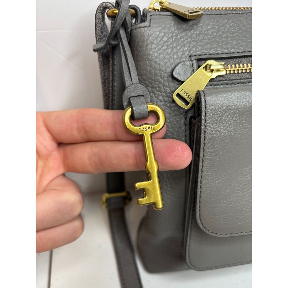 Fossil Kinley Gray Pebbled Leather Adjustable Crossbody Shoulder Bag Purse - Picture 5 of 13